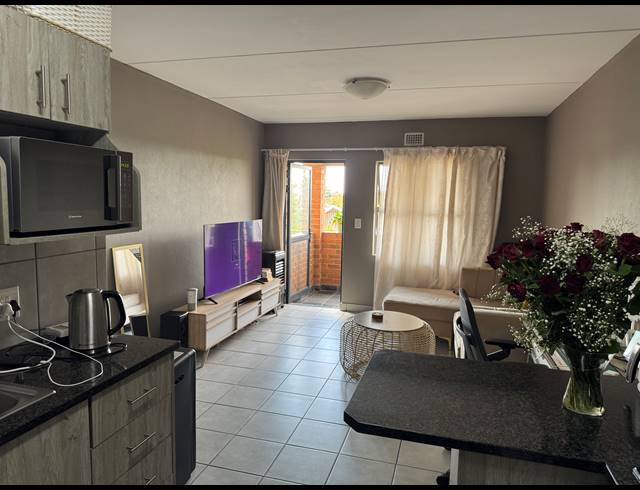 2 BEDROOM APARTMENT FOR SALE IN HEUWELOORD